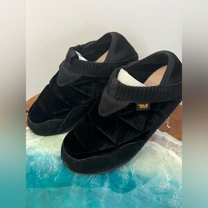 Teva Women's Ember Moc Velvet Slipper Sneaker Shoes